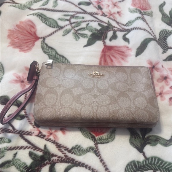 Coach Handbags - Coach Beige Wristlet Wallet